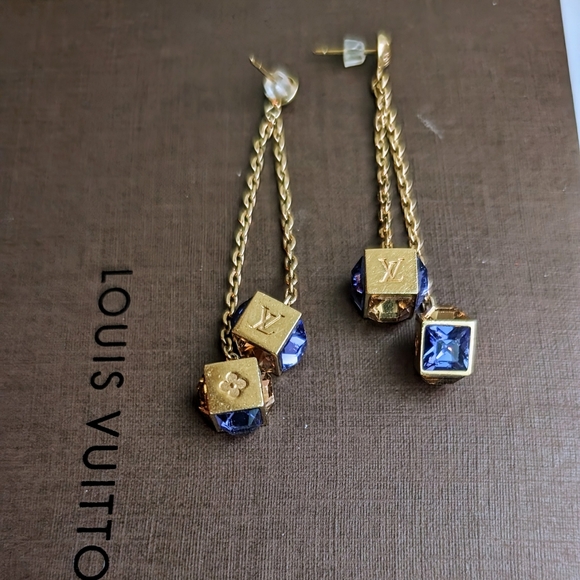 Louis Vuitton Gold Gamble Earrings - Picture 8 of 15